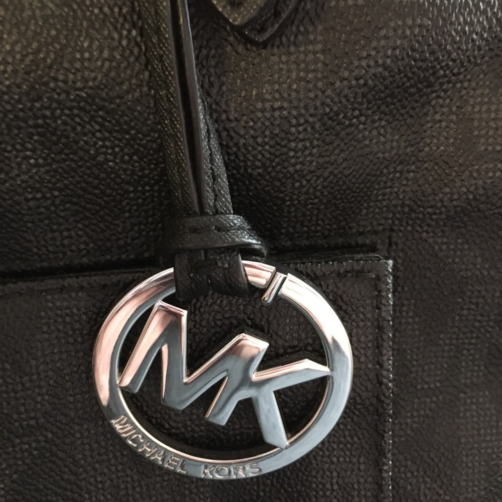 Micheal Kors Shoulder Bag - Picture 2 of 7
